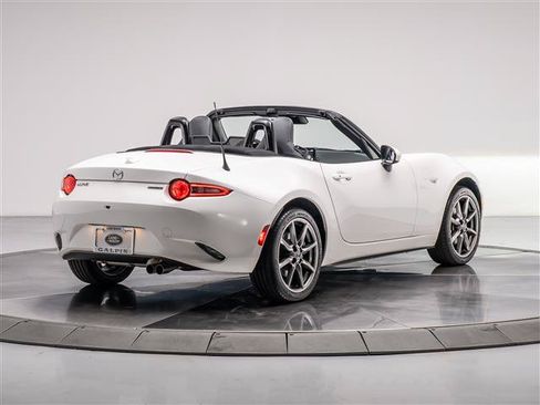 Used 2023 MAZDA MX-5 Miata Grand Touring RWD image 5