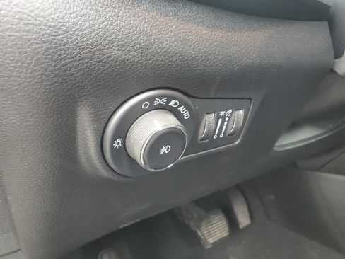 Used 2022 Jeep Compass Limited image 16