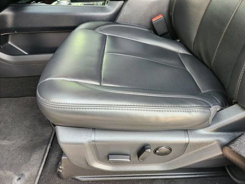 Used 2024 Ford Expedition XLT RWD image 23