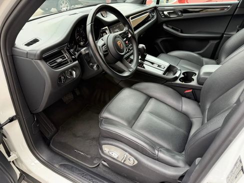 Used 2022 Porsche Macan w/ Premium Package Plus AWD/4WD image 7