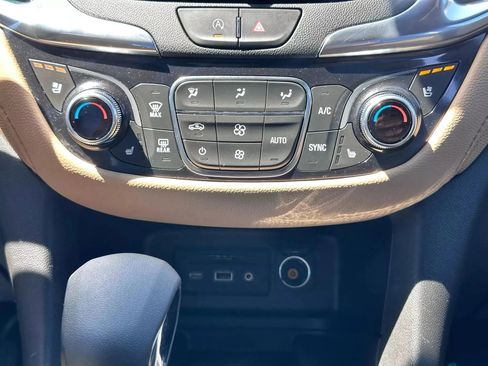 Used 2022 Chevrolet Equinox Premier image 21