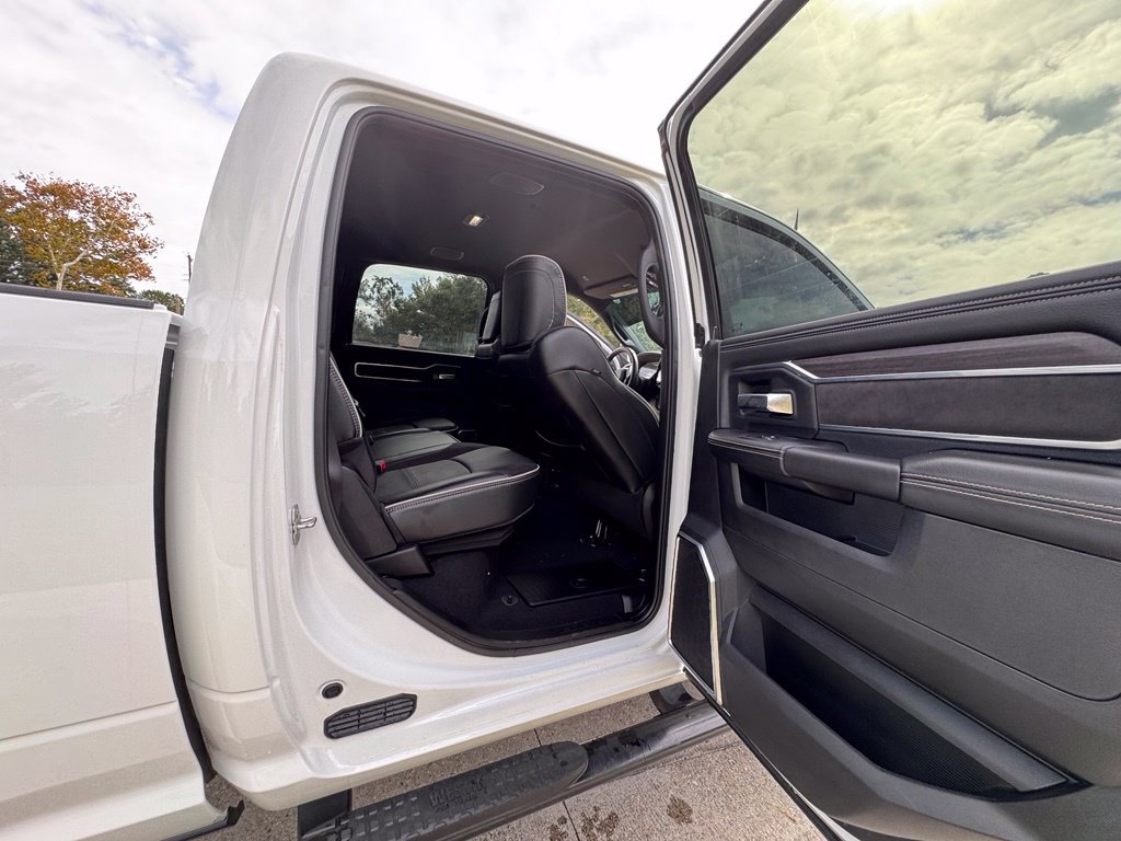 Used 2019 RAM 1500 Laramie AWD/4WD image 20