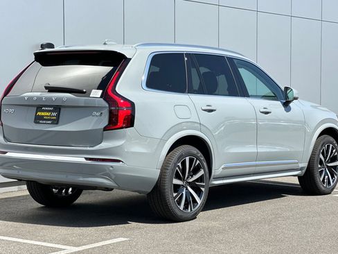 Certified 2025 Volvo XC90 B6 Core w/ Protection Package Premier image 5