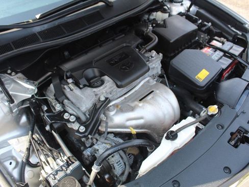 Used 2012 Toyota Camry LE FWD image 20