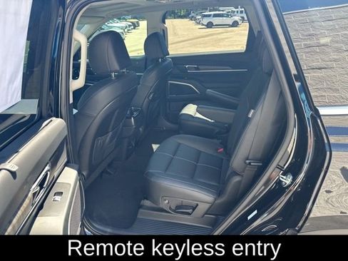 Used 2025 Kia Telluride EX w/ EX Captain's Chair Package FWD image 16