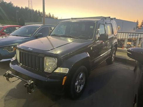 Used 2012 Jeep Liberty Sport w/ Popular Equipment Group AWD/4WD image 3