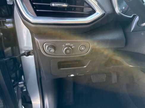 Used 2021 Chevrolet TrailBlazer LT w/ Convenience Package FWD image 15