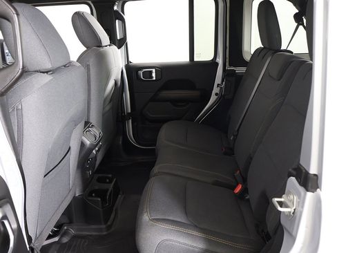 Used 2024 Jeep Wrangler Sahara image 30
