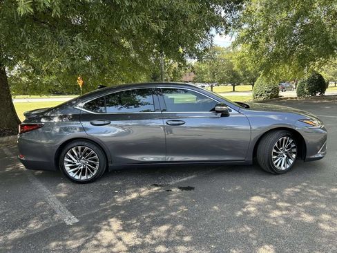 Used 2025 Lexus ES 350 Ultra Luxury FWD image 2