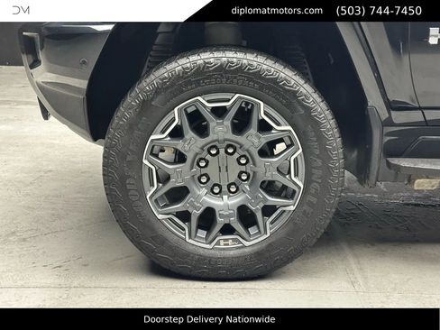 Used 2024 GMC Hummer EV 3X image 36