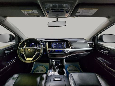 Used 2015 Toyota Highlander XLE image 11