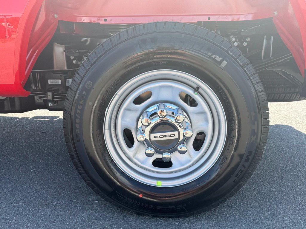 New 2025 Ford F250 XL w/ 360-Degree Camera Package RWD image 11