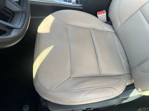 Used 2020 Ford Explorer XLT w/ Equipment Group 202A image 25