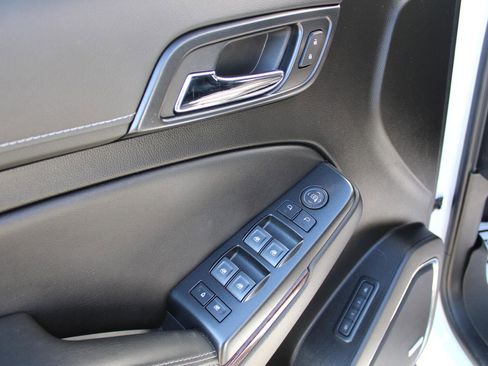 Used 2020 GMC Yukon SLT image 11