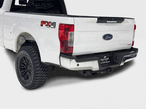 Used 2018 Ford F250 Lariat w/ Lariat Value Package image 9