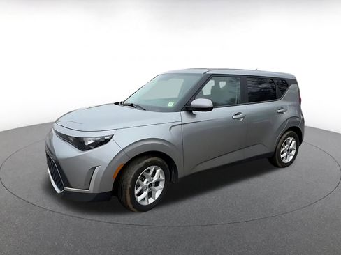 Used 2025 Kia Soul LX w/ LX Technology Package image 8