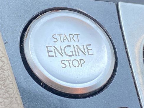 Used 2019 Volkswagen Golf SE image 17