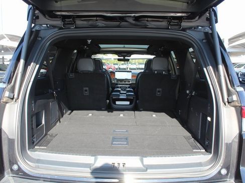 Used 2024 Lincoln Navigator L Reserve image 5