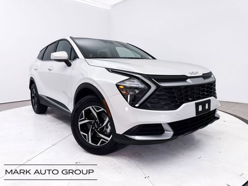 Used 2023 Kia Sportage LX AWD/4WD image 1