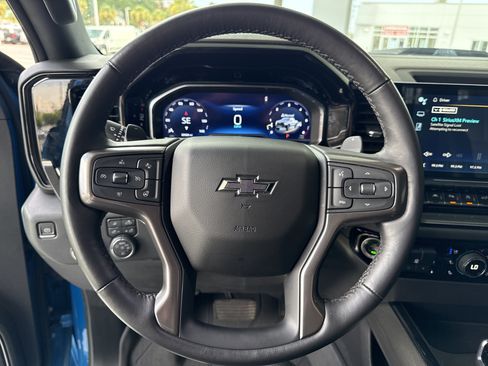 Used 2022 Chevrolet Silverado 1500 ZR2 w/ Technology Package AWD/4WD image 18