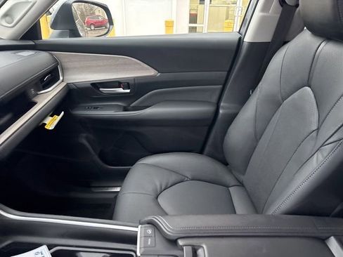 New 2026 Toyota Grand Highlander Limited image 12