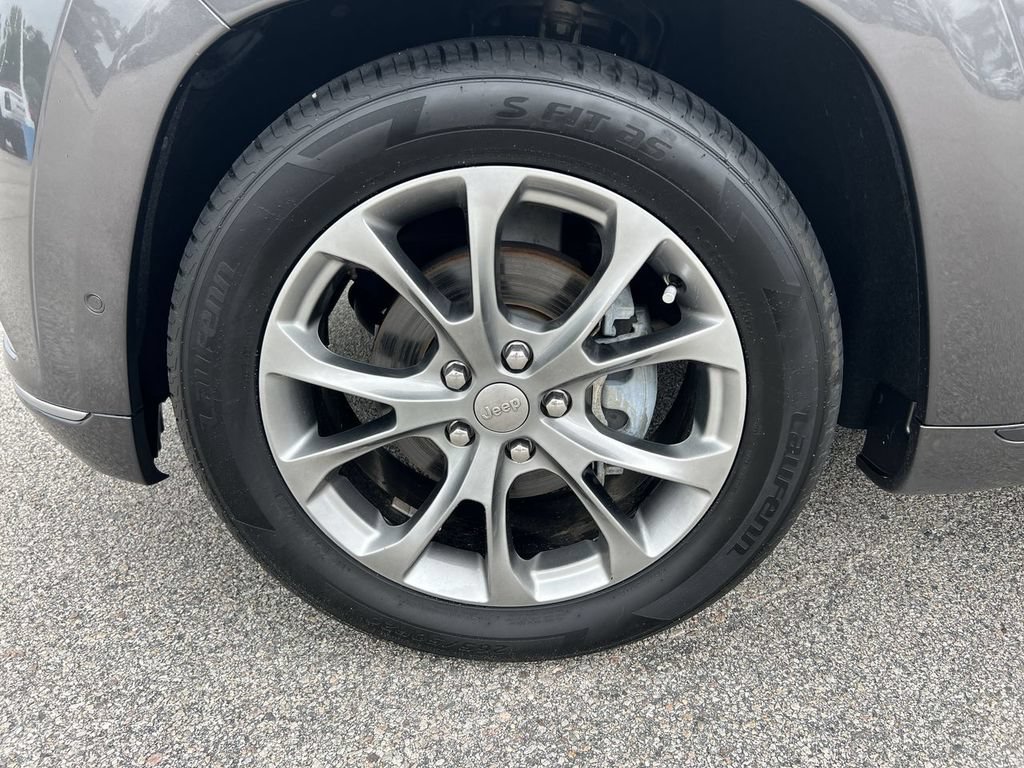 Used 2019 Jeep Grand Cherokee Summit AWD/4WD image 32