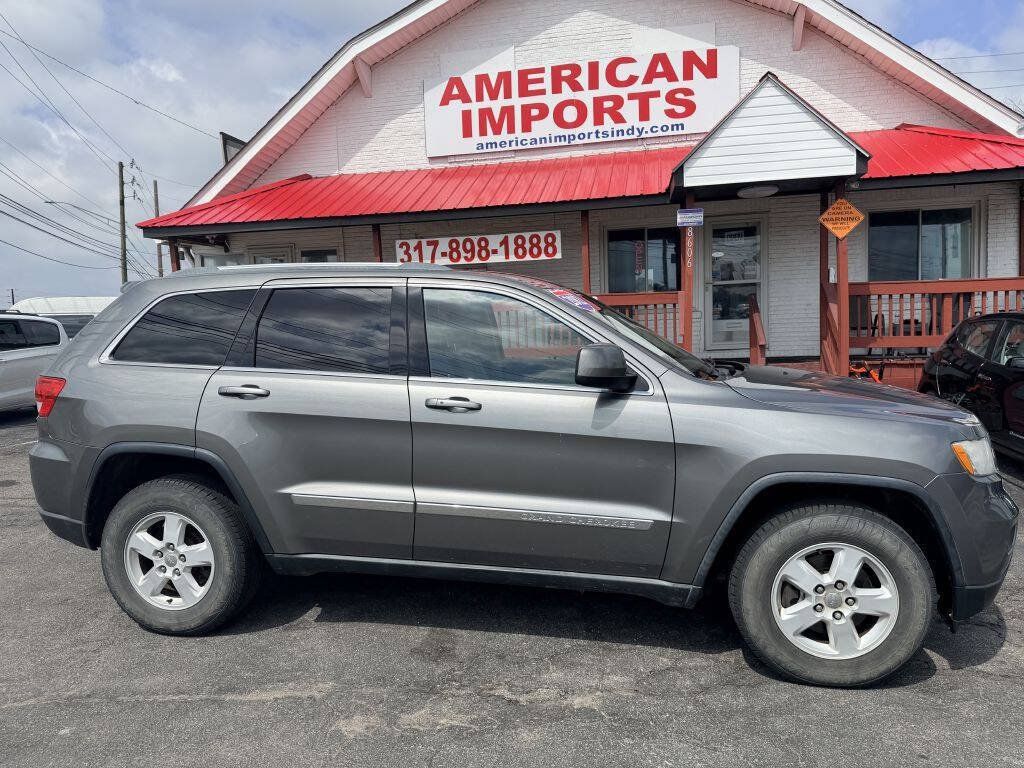 Used 2012 Jeep Grand Cherokee Laredo w/ Laredo E Group AWD/4WD image 1
