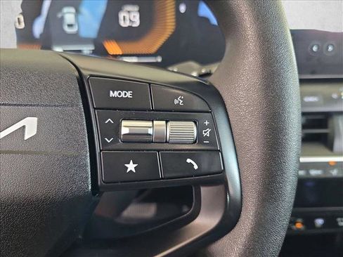 Used 2025 Kia K4 FWD image 22