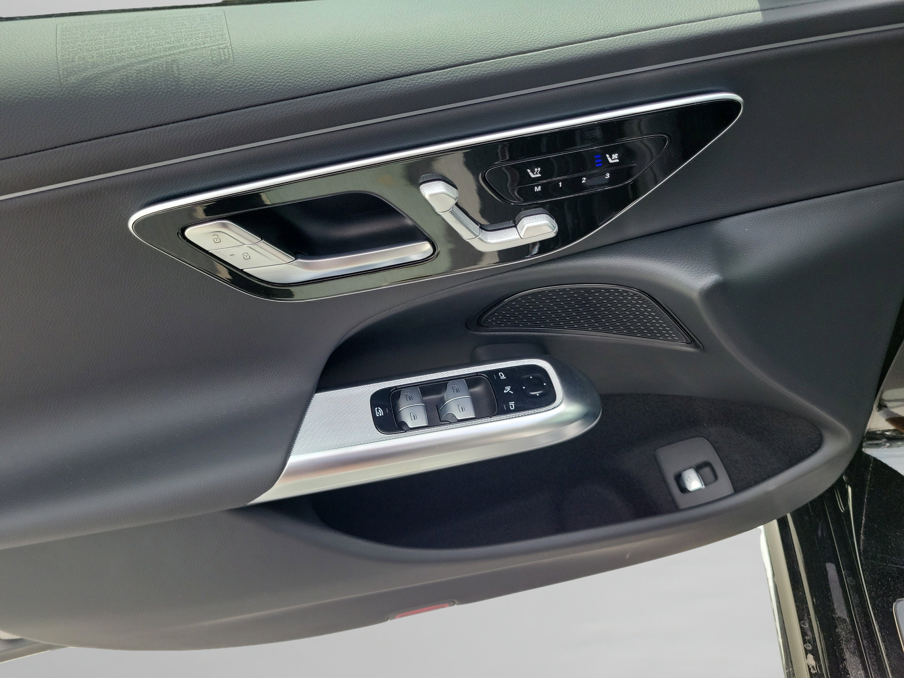 Used 2026 Mercedes-Benz E 350 Sedan image 11