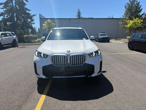 Used 2026 BMW X5 xDrive50e w/ M Sport Package AWD/4WD image 2