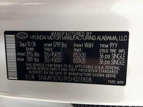 Used 2025 Hyundai Santa Fe Limited AWD/4WD image 29