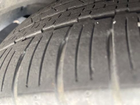 Used 2024 Toyota Sienna XLE image 7