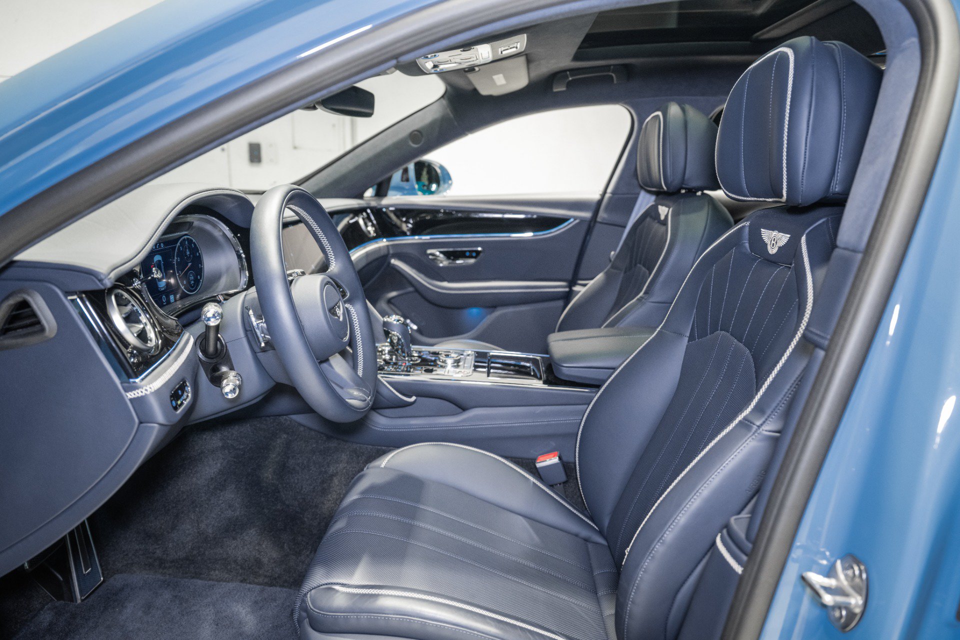 Used 2024 Bentley Flying Spur V8 AWD/4WD image 17