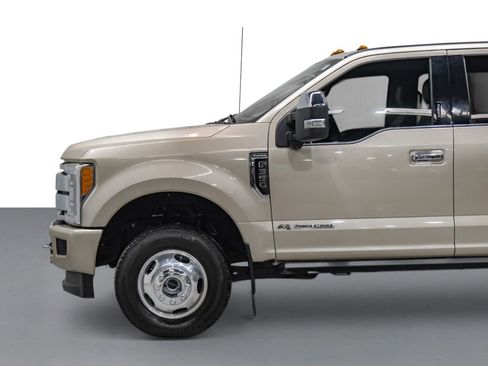 Used 2018 Ford F350 Platinum w/ Platinum Ultimate Package AWD/4WD image 10