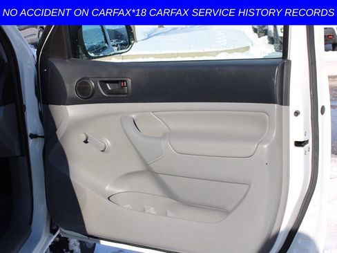 Used 2014 Toyota Tacoma 2WD Regular Cab image 15