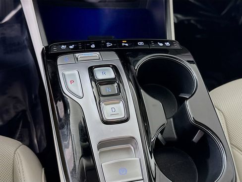 Certified 2024 Hyundai Tucson Limited AWD/4WD image 11