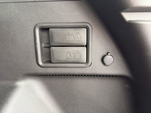 Used 2024 Chevrolet Equinox LT image 19