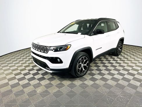 Certified 2024 Jeep Compass Limited image 5