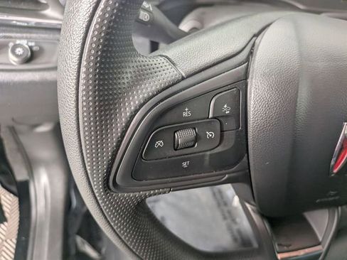 Used 2025 Buick Envista Preferred FWD image 18