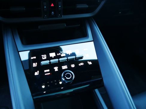 New 2026 Porsche Macan 4 Electric AWD/4WD image 35