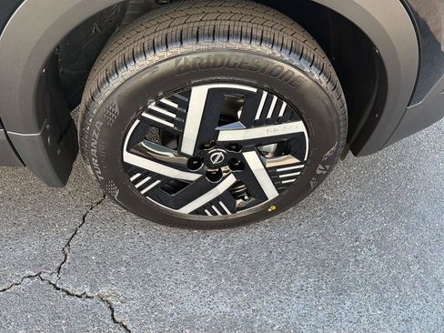 Used 2026 Nissan Kicks SV w/ SV Premium Package FWD image 39