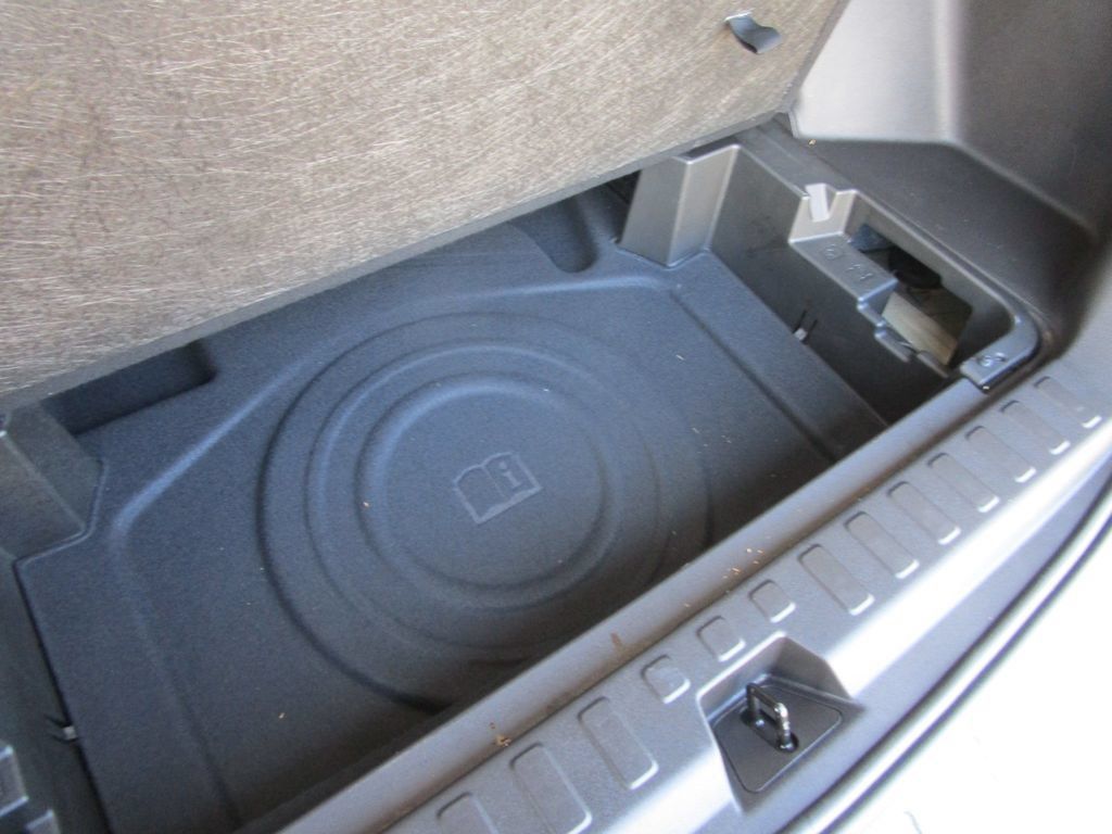 Used 2024 Chevrolet Equinox LT FWD image 19