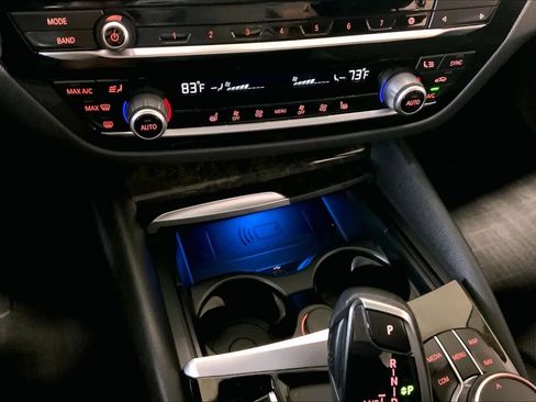 Certified 2023 BMW 530e xDrive w/ Premium Package image 33