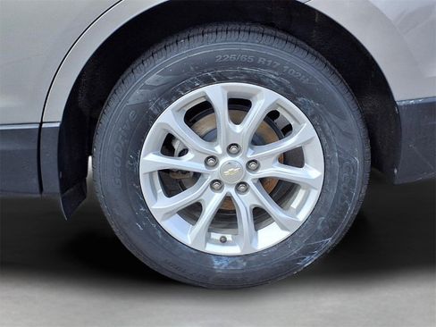 Used 2018 Chevrolet Equinox LT image 3