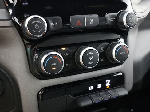 Used 2022 RAM 3500 Tradesman AWD/4WD image 27