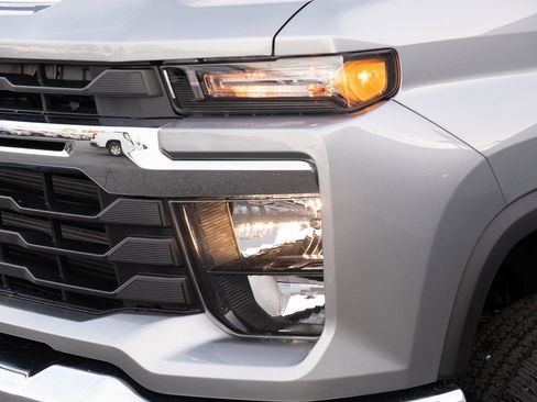 New 2026 Chevrolet Silverado 2500 LT image 19