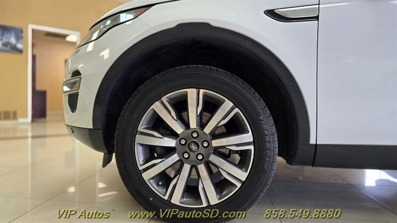 Used 2017 Land Rover Discovery Sport HSE Luxury AWD/4WD image 25