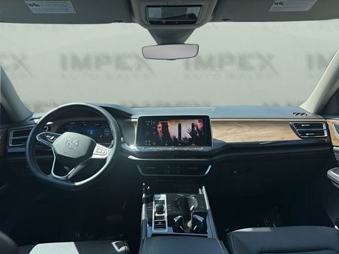 Used 2024 Volkswagen Atlas SE image 13