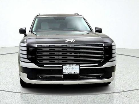 Used 2026 Hyundai Palisade Calligraphy FWD image 2