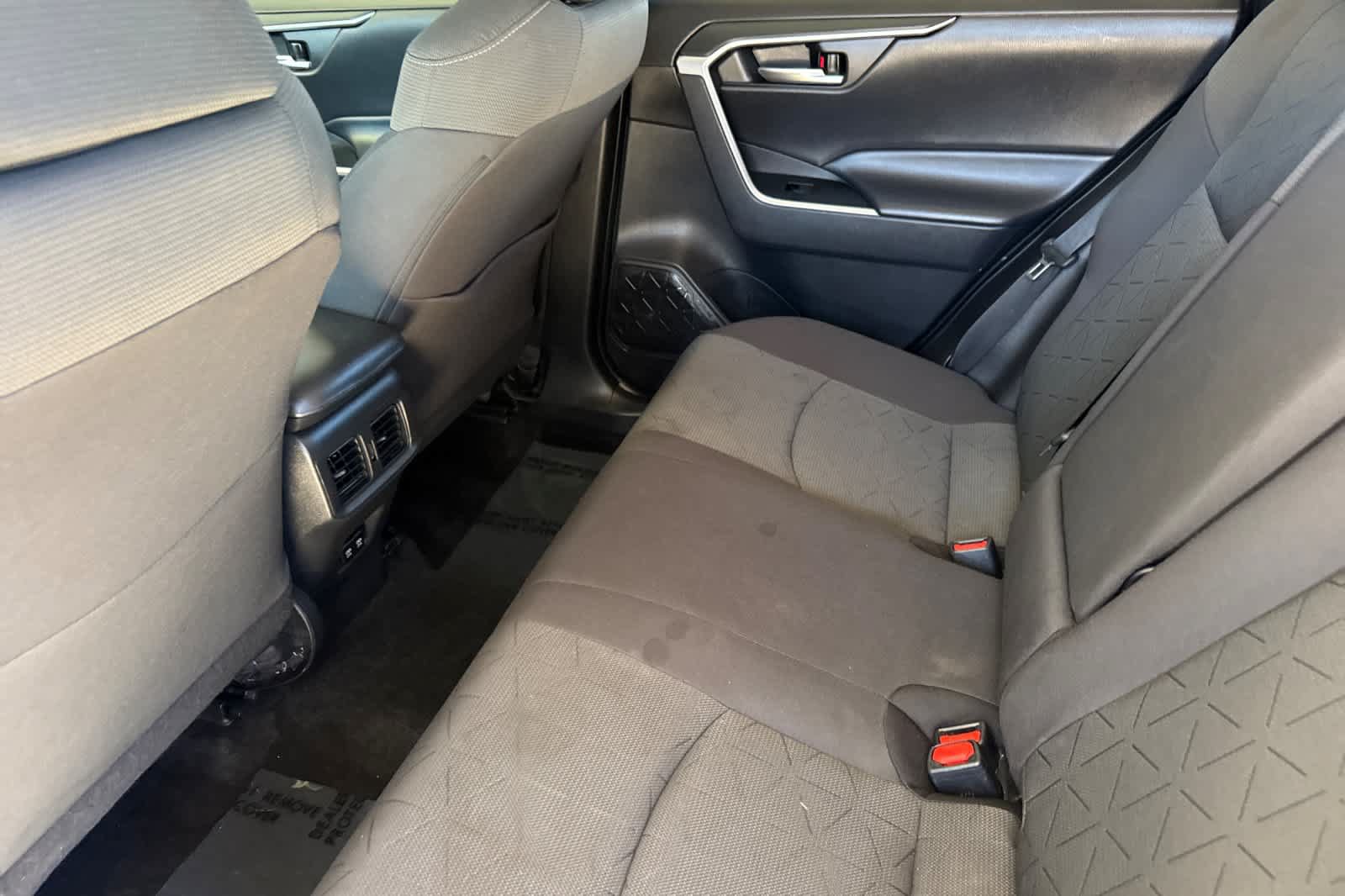 Used 2021 Toyota RAV4 XLE AWD/4WD image 4